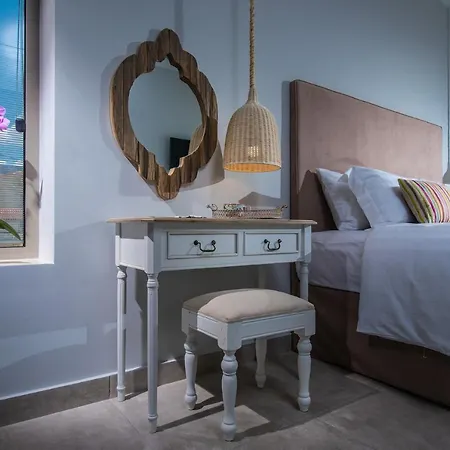 Nisos Beach Suites * Malia (Crete)