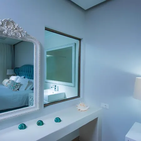 Nisos Beach Suites * Malia (Crete)