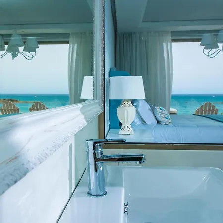 Nisos Beach Suites *