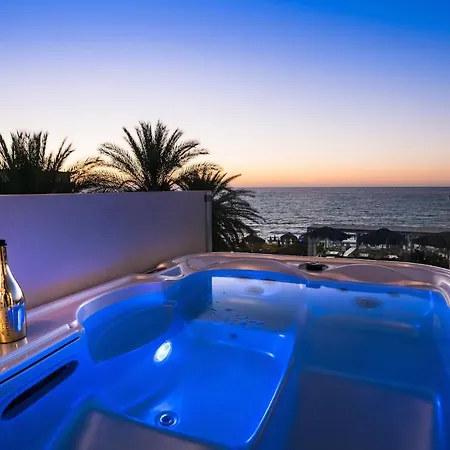 Nisos Beach Suites Couette-café Malia