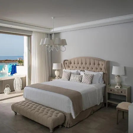 Couette-café Nisos Beach Suites *